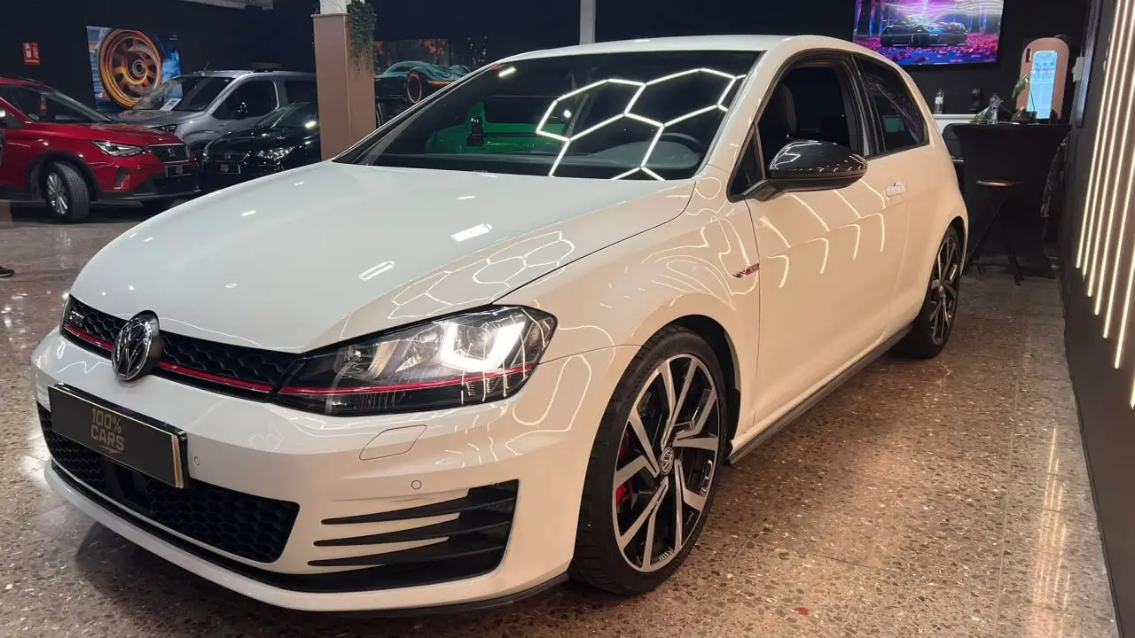 Volkswagen Golf GTI - Portada