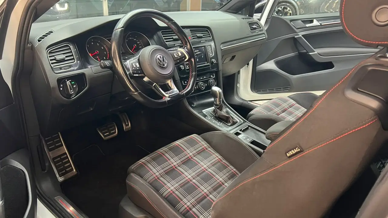 Volkswagen Golf GTI - Foto 7
